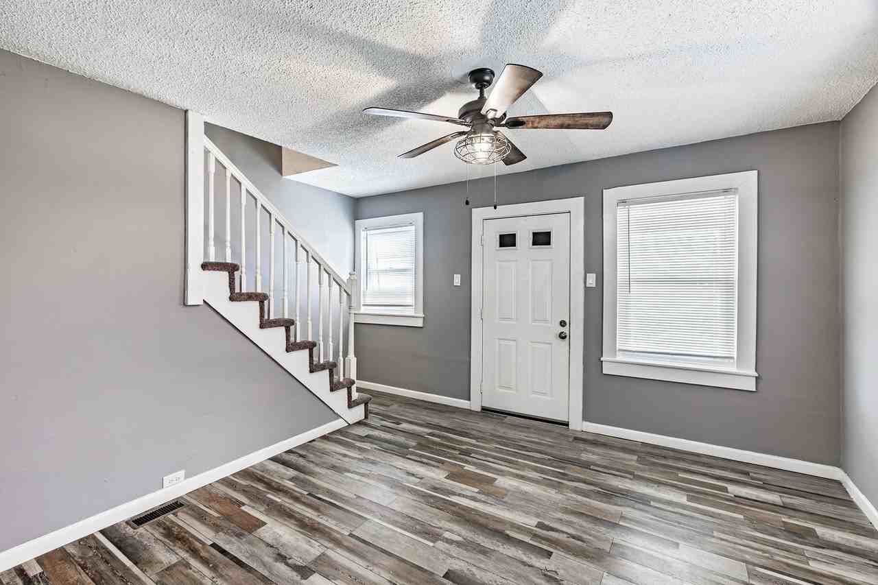 237 Ridge Rd - Photo 4 of 11