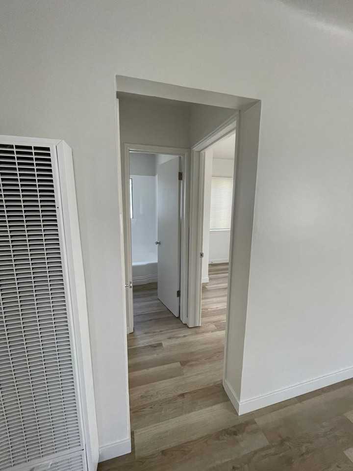 Centinela Apartments - Photo 6 of 14