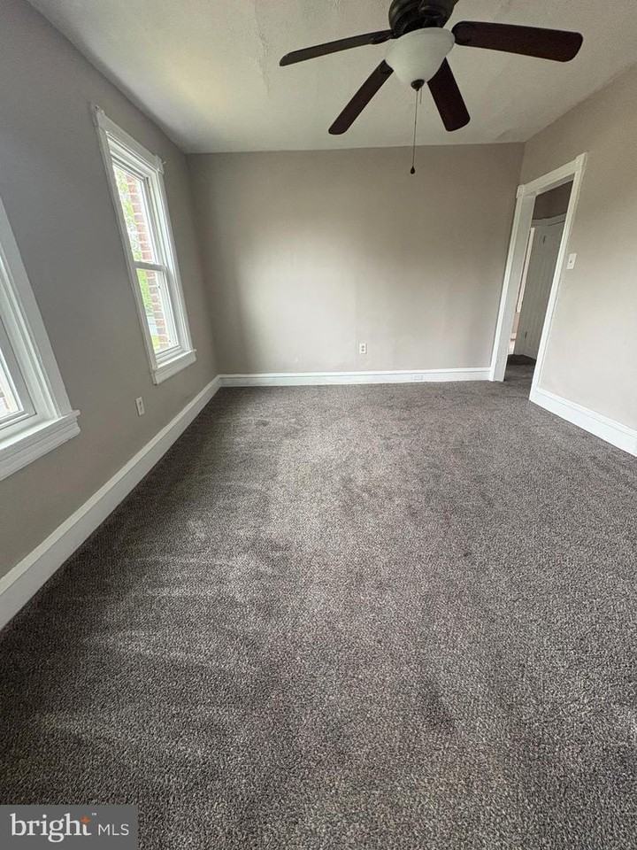 201 W Lincoln Ave #2 - Photo 5 of 11