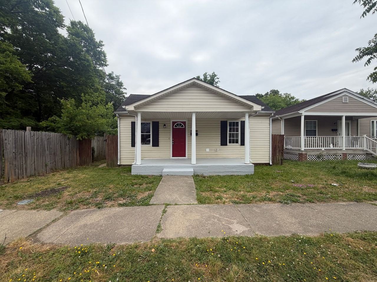2208 Keswick Ave - Photo 2 of 14