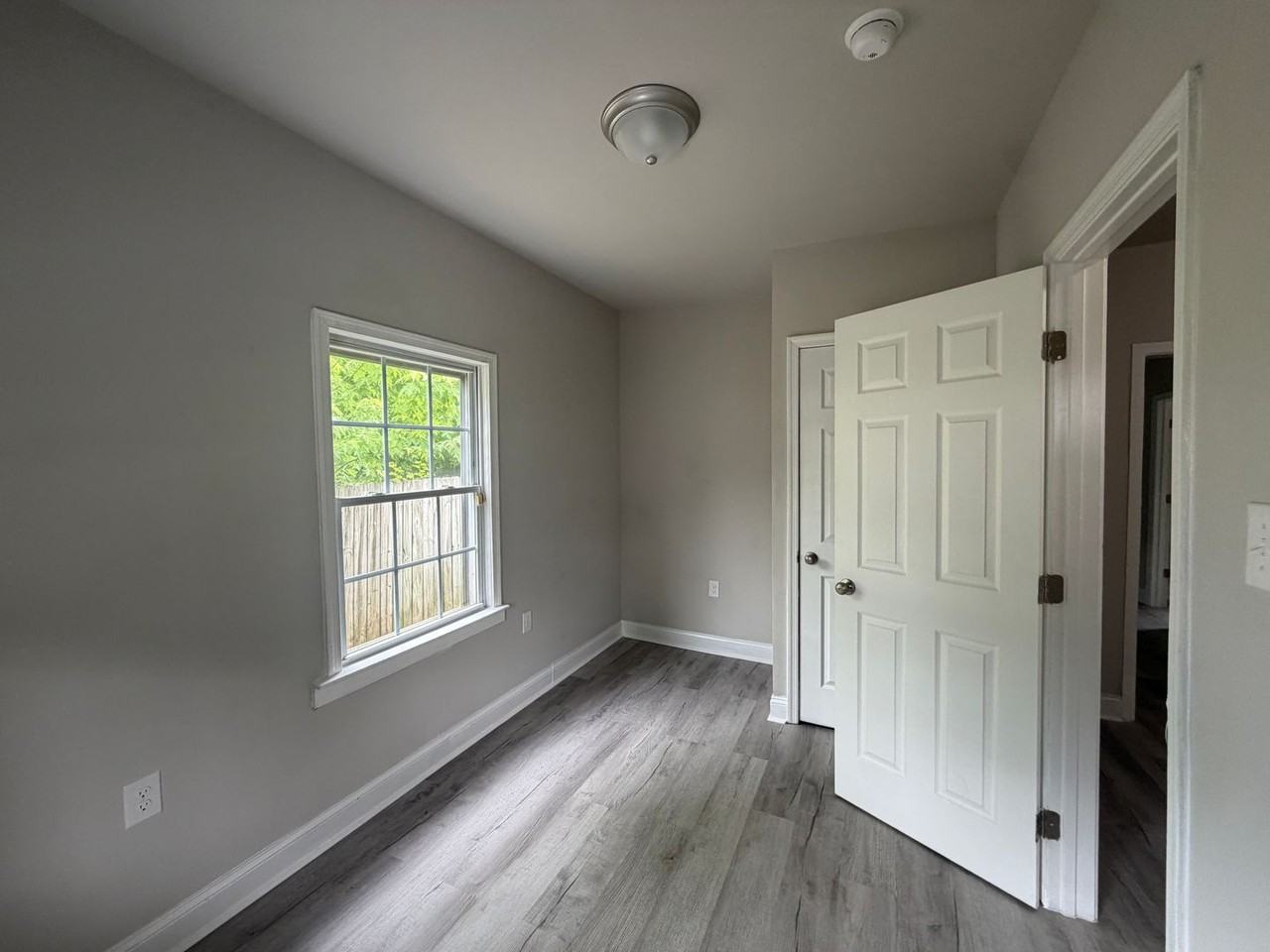 2208 Keswick Ave - Photo 4 of 14