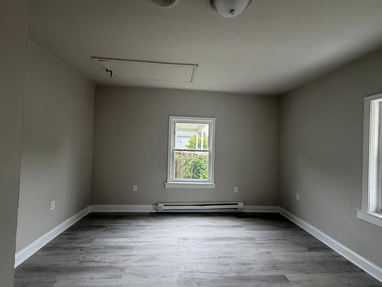2208 Keswick Ave - Photo 5 of 14