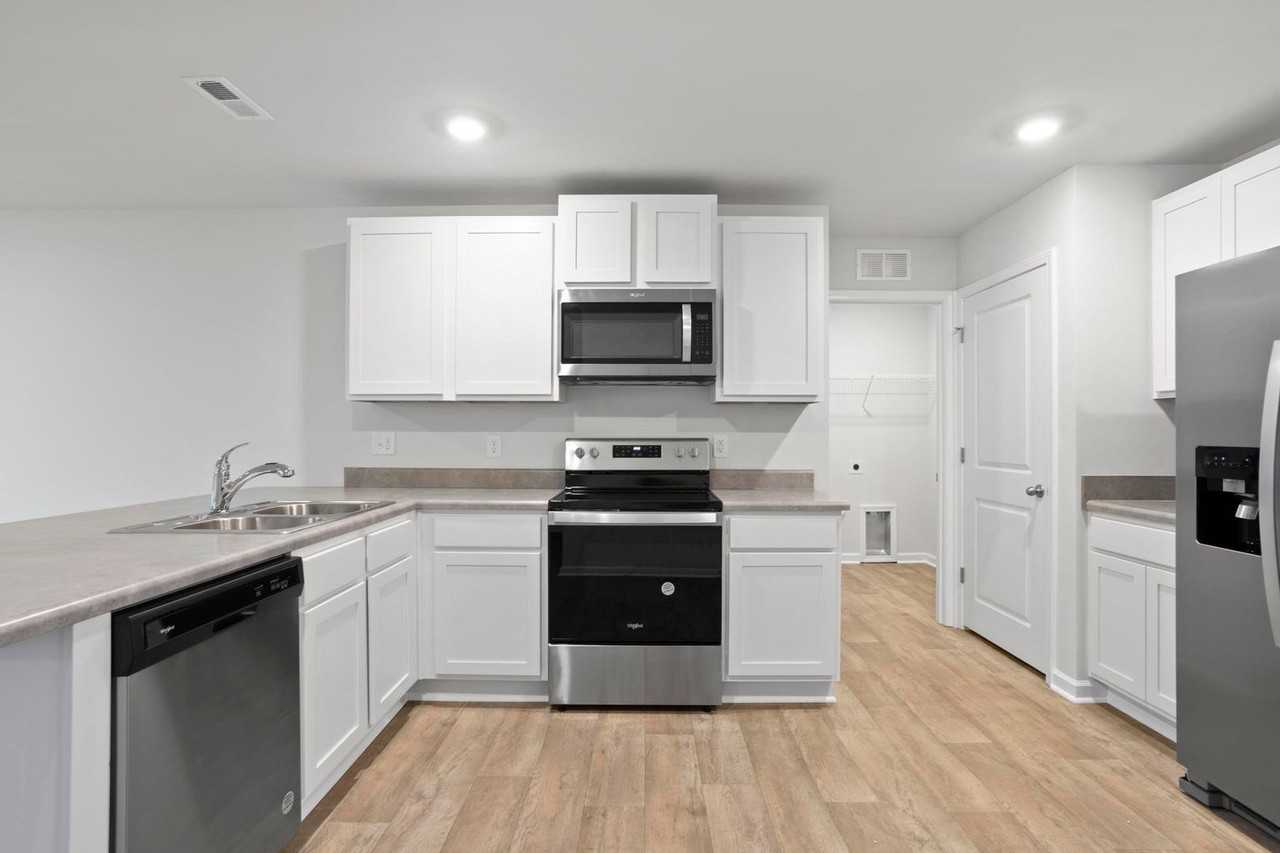 111 Cassidy Ln - Photo 4 of 22