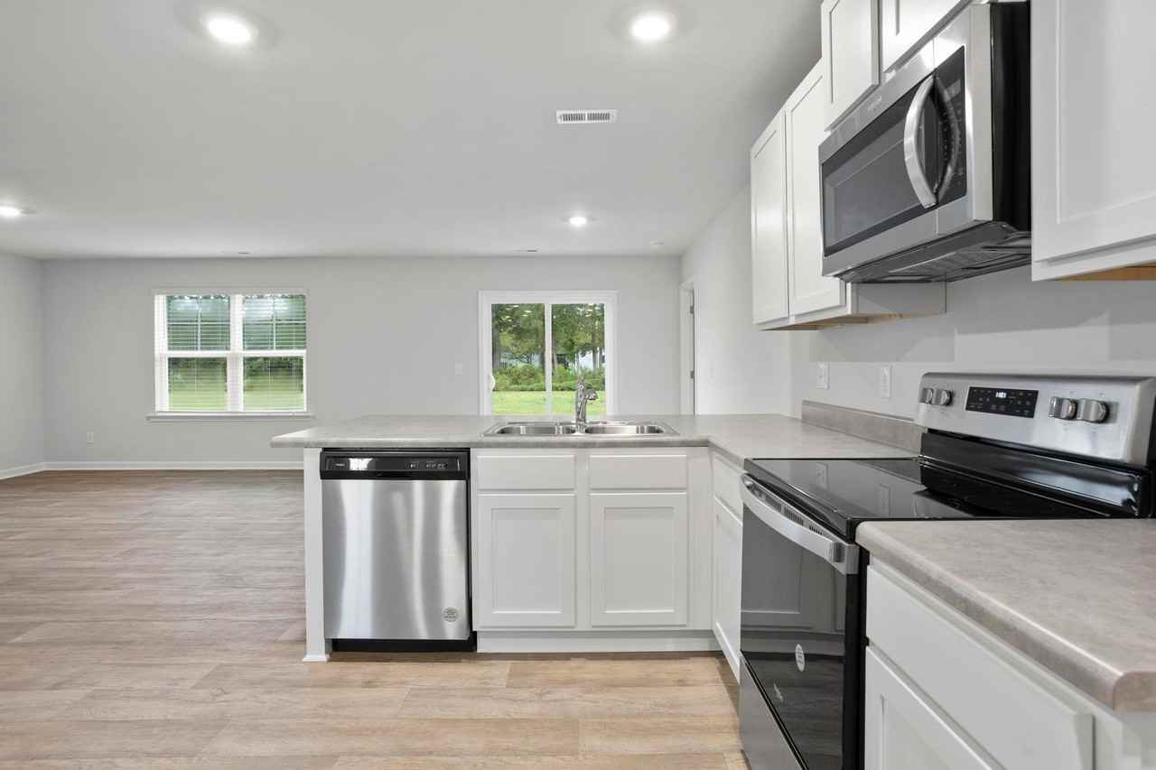111 Cassidy Ln - Photo 6 of 22