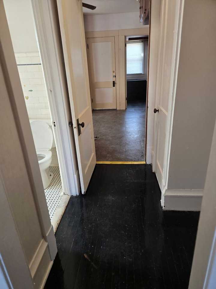 3045 N 26th St - Photo 4 of 9