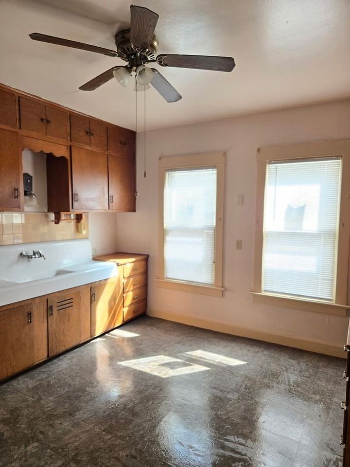 3045 N 26th St - Photo 5 of 9