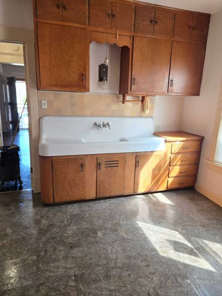 3045 N 26th St - Photo 7 of 9