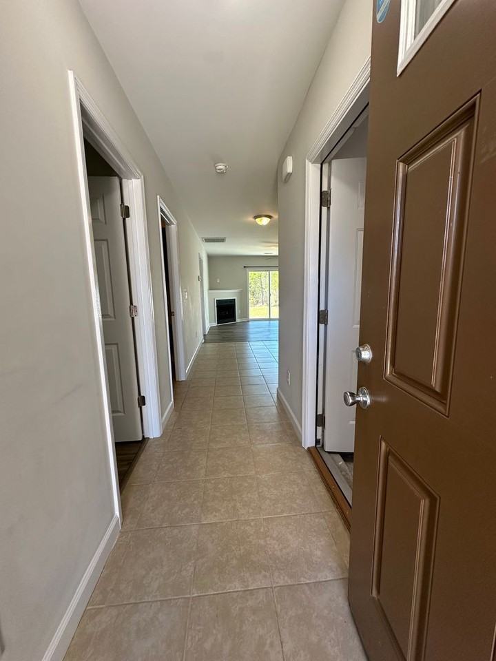 176 Pine Hollow Rd - Photo 2 of 14