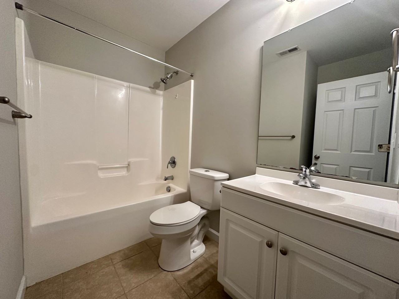 176 Pine Hollow Rd - Photo 7 of 14