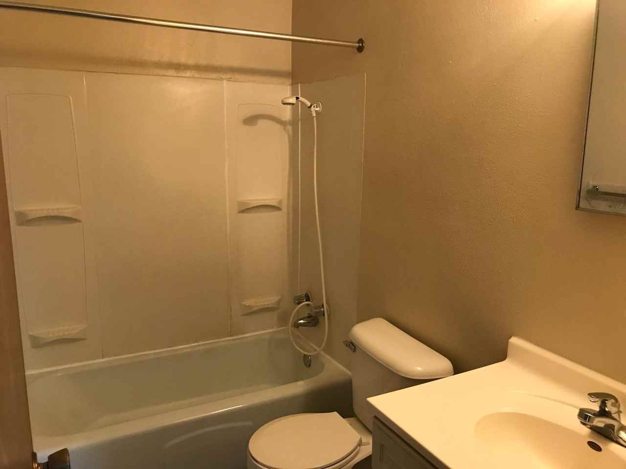 1635 16th St Se - Photo 2 of 6