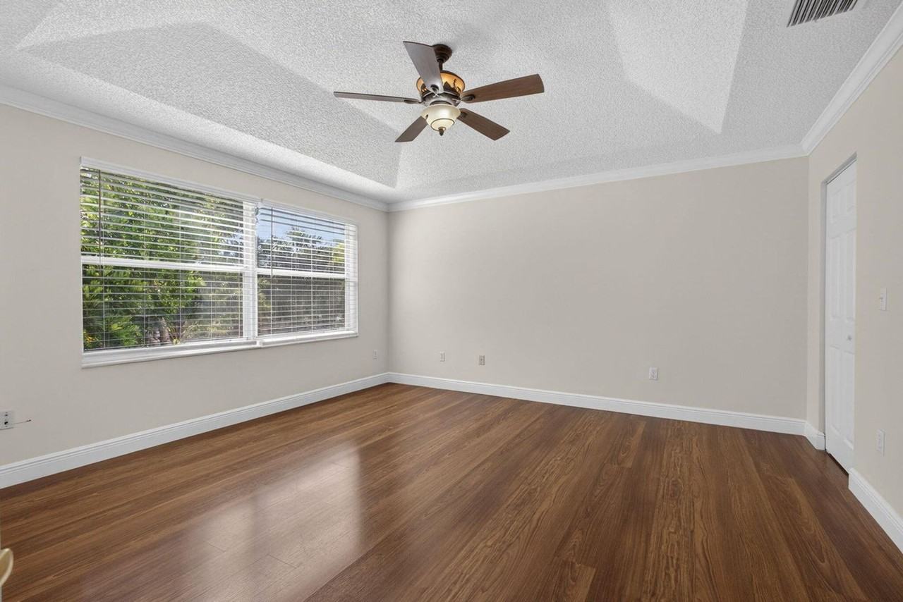 1104 Oakwater Dr - Photo 7 of 15