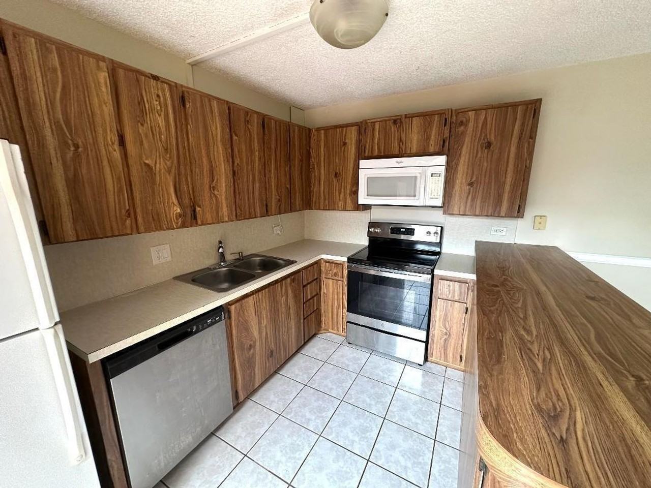 1006 10th Ln - Photo 2 of 17
