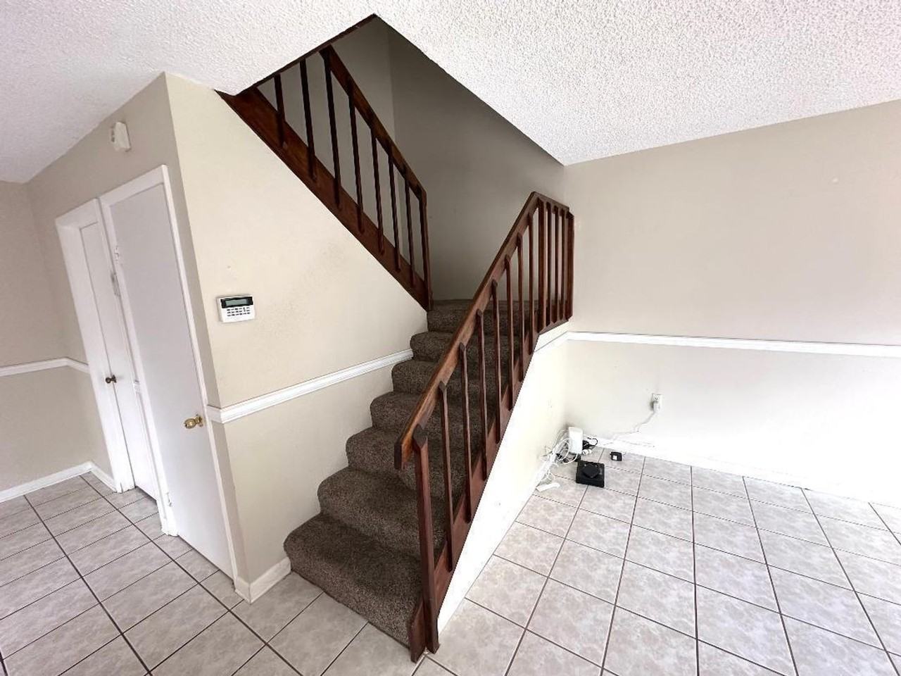 1006 10th Ln - Photo 3 of 17