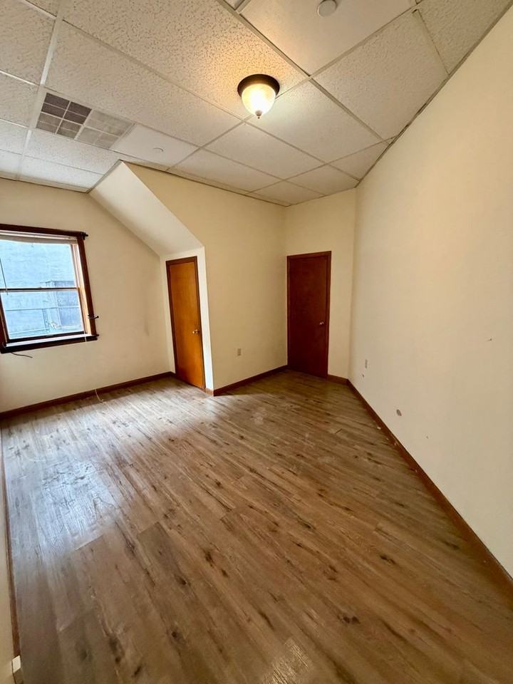 216 Central Street Lowell, MA 01852 - Photo 5 of 18