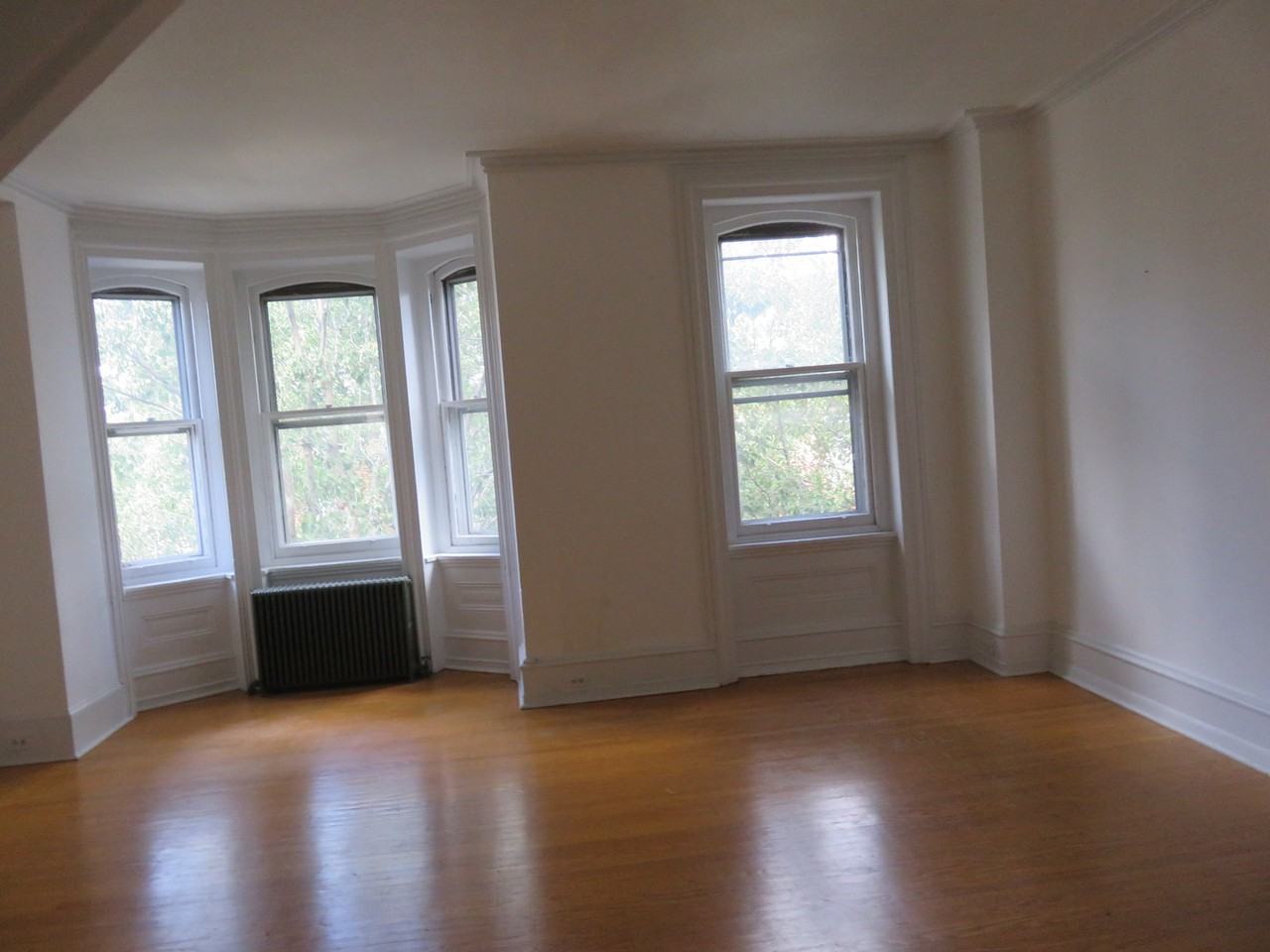 2114 Pine St - Photo 3 of 8