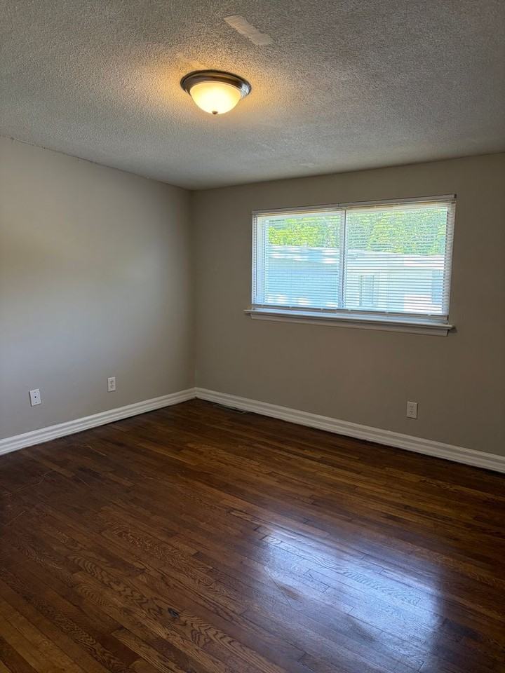 3625 Glenwood Dr #1 - Photo 5 of 6