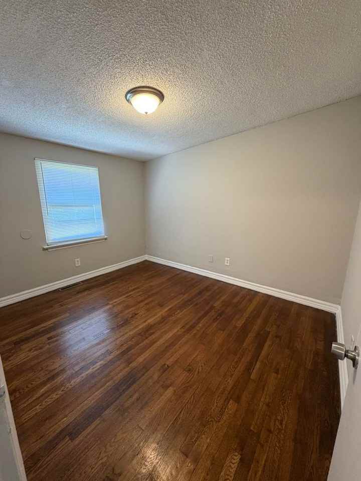 3625 Glenwood Dr #1 - Photo 6 of 6