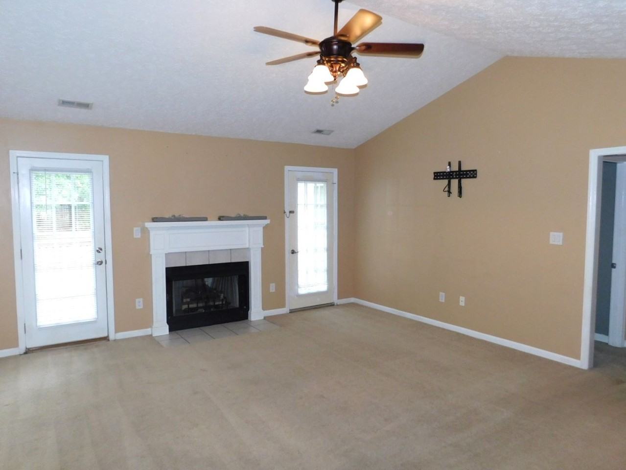 302 Jacqueline Dr - Photo 3 of 29