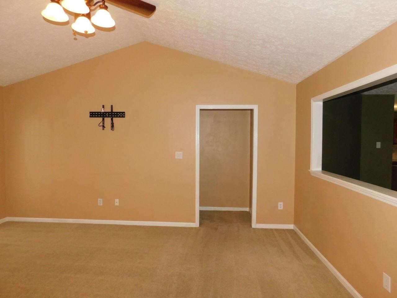 302 Jacqueline Dr - Photo 4 of 29