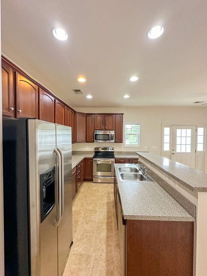 178 Villa Cir - Photo 3 of 14