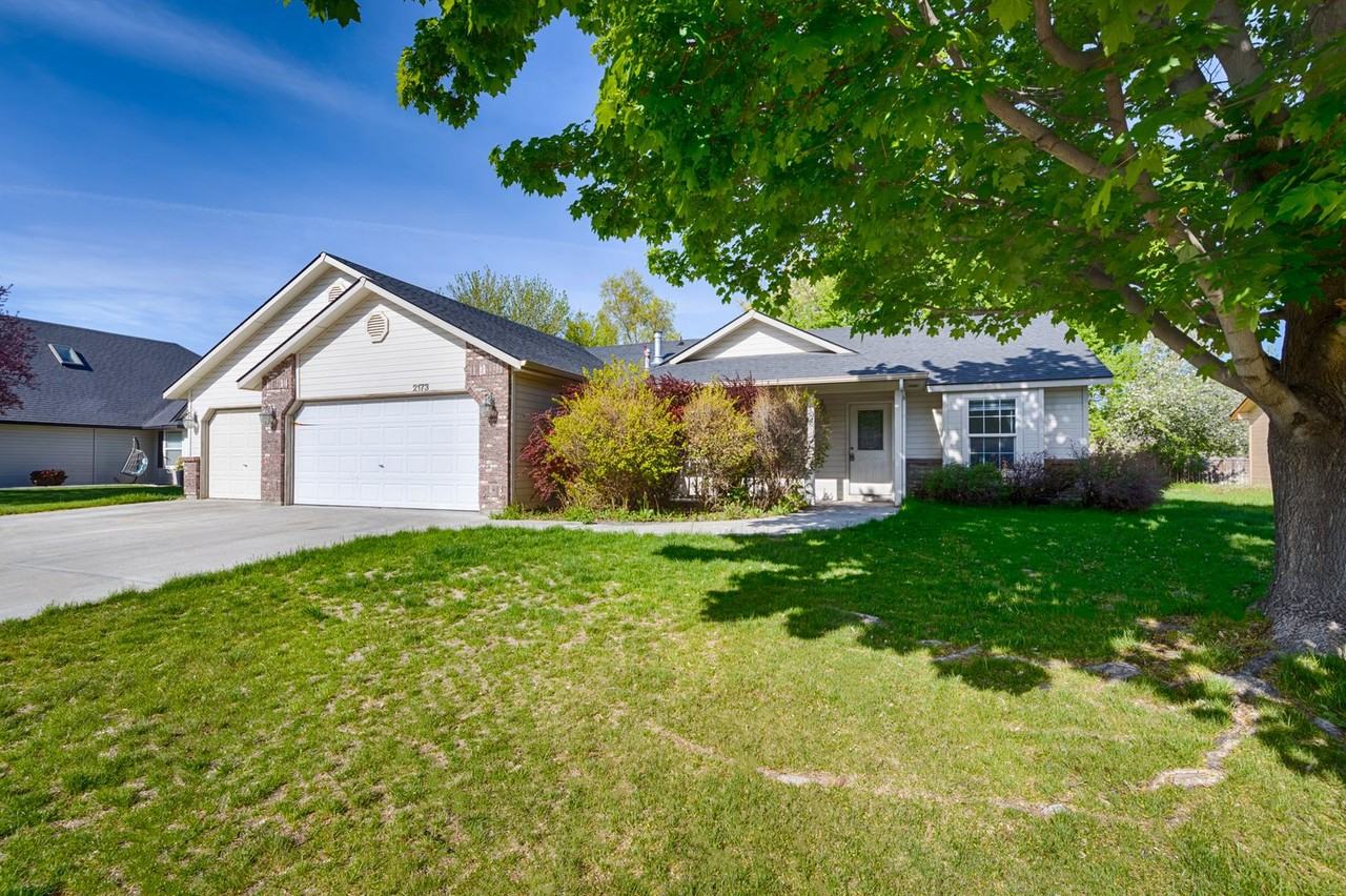 2173 S Petra Ave - Photo 3 of 25