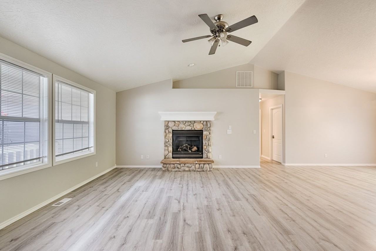 2173 S Petra Ave - Photo 7 of 25
