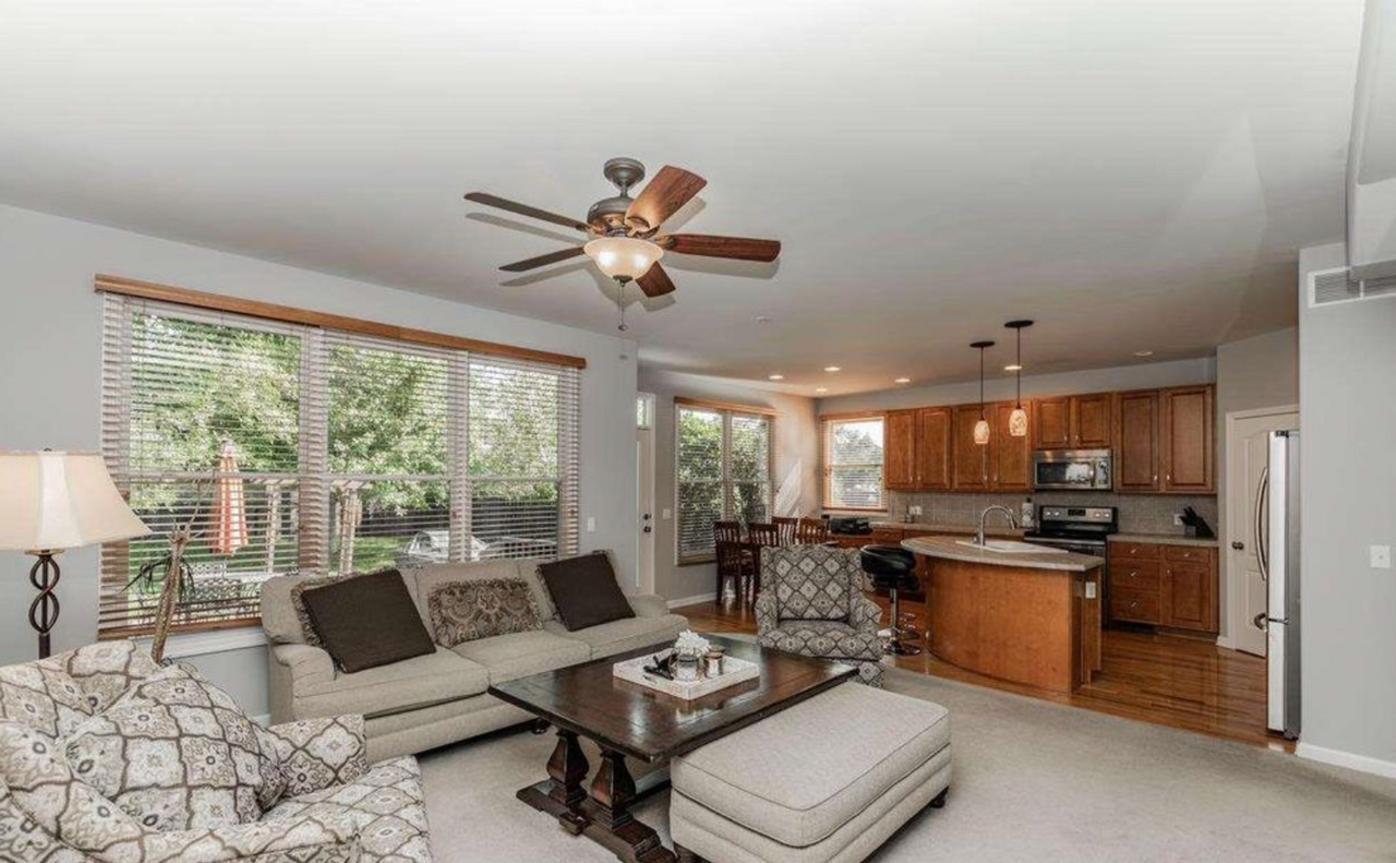 18224 Harney St - Photo 5 of 27