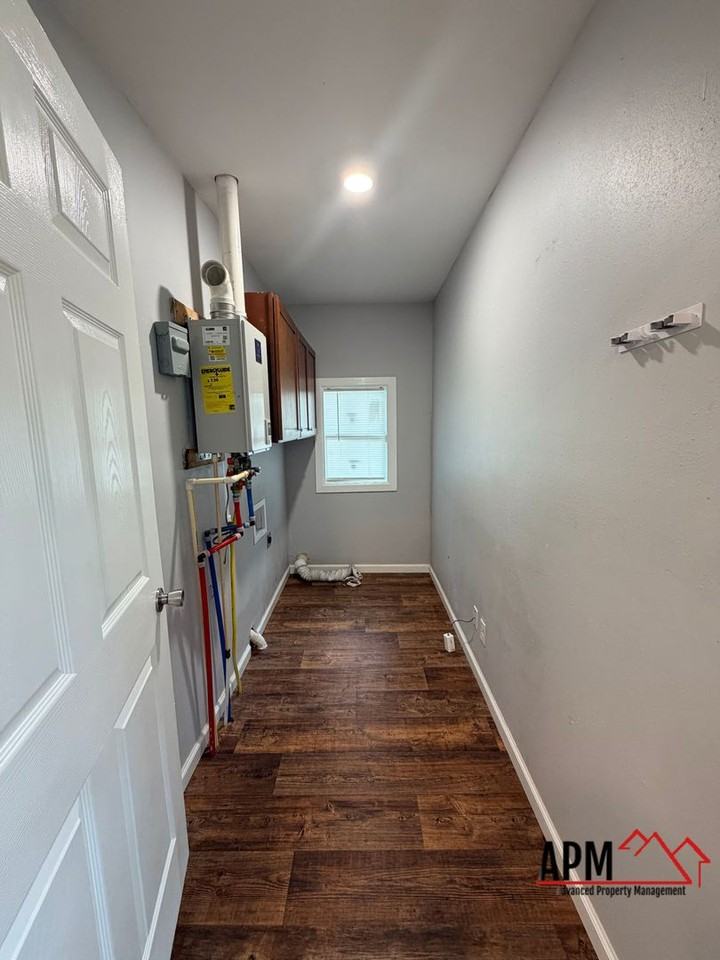 107 Riverbend Dr - Photo 4 of 8