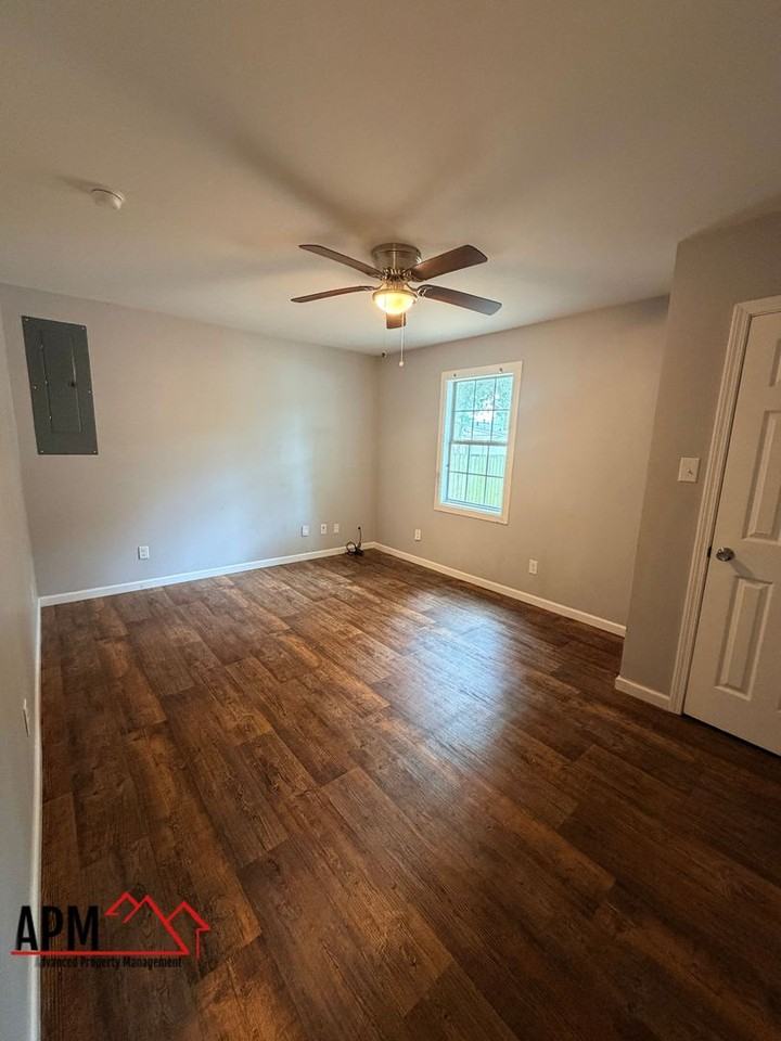 107 Riverbend Dr - Photo 5 of 8