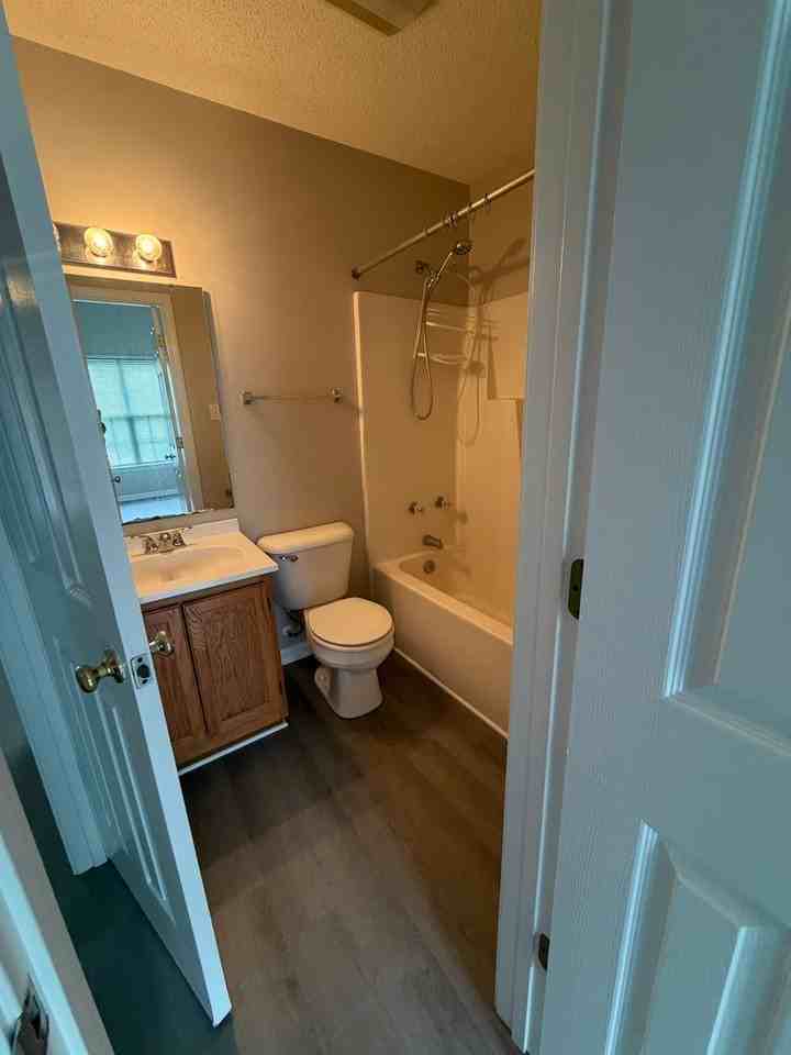 3841 Blue Grass Ct - Photo 3 of 10