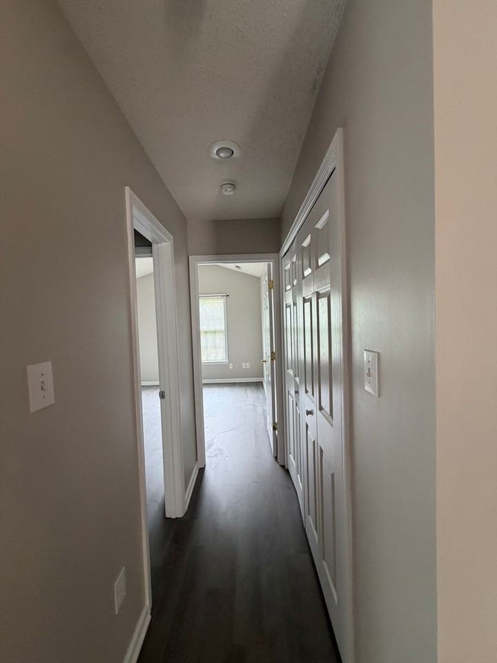 3841 Blue Grass Ct - Photo 5 of 10