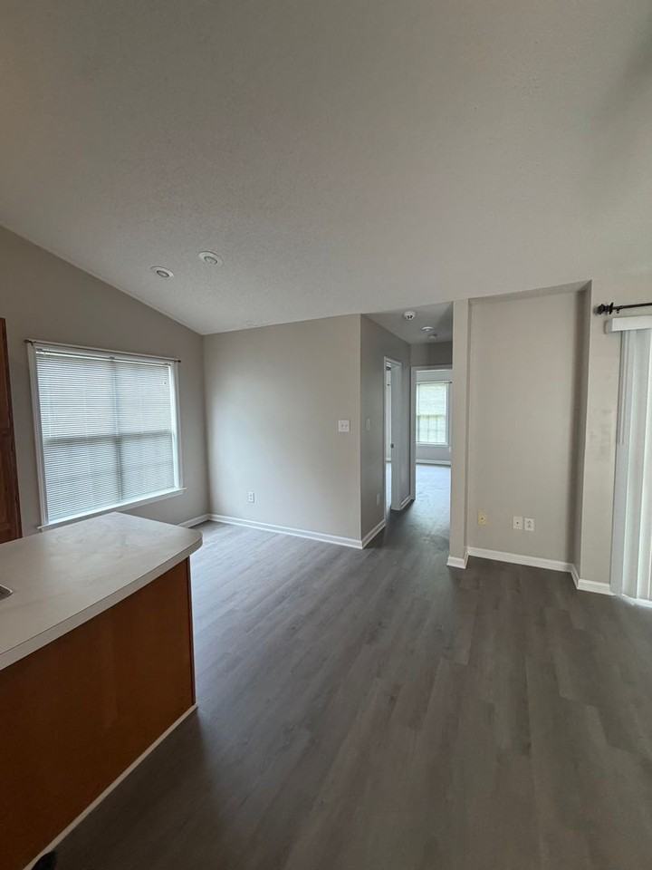 3841 Blue Grass Ct - Photo 7 of 10