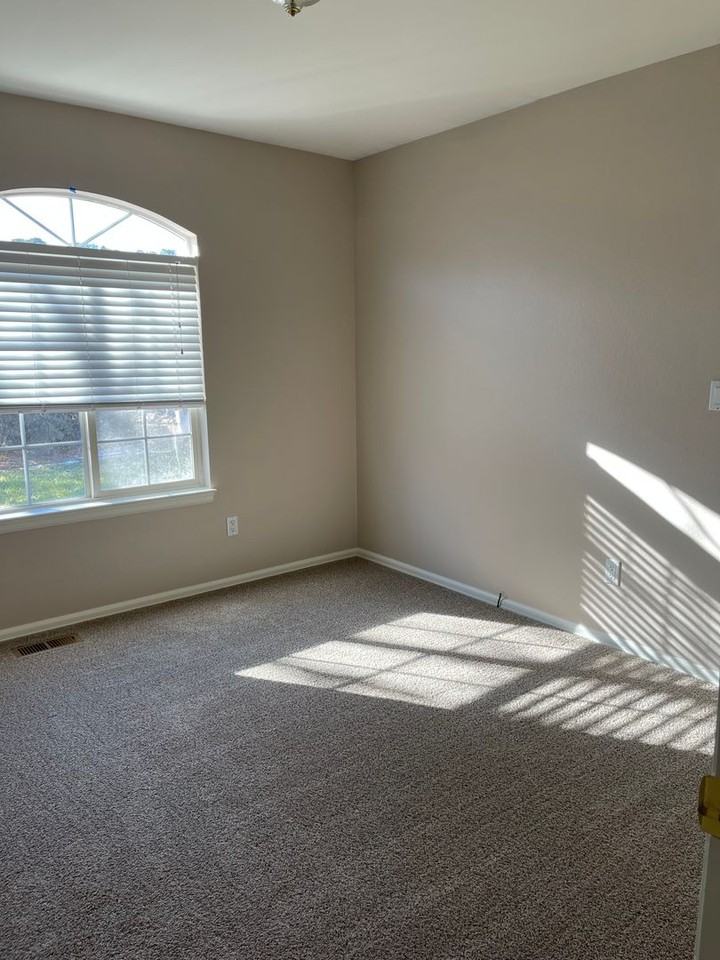 66 Wild Rose Dr - Photo 5 of 21