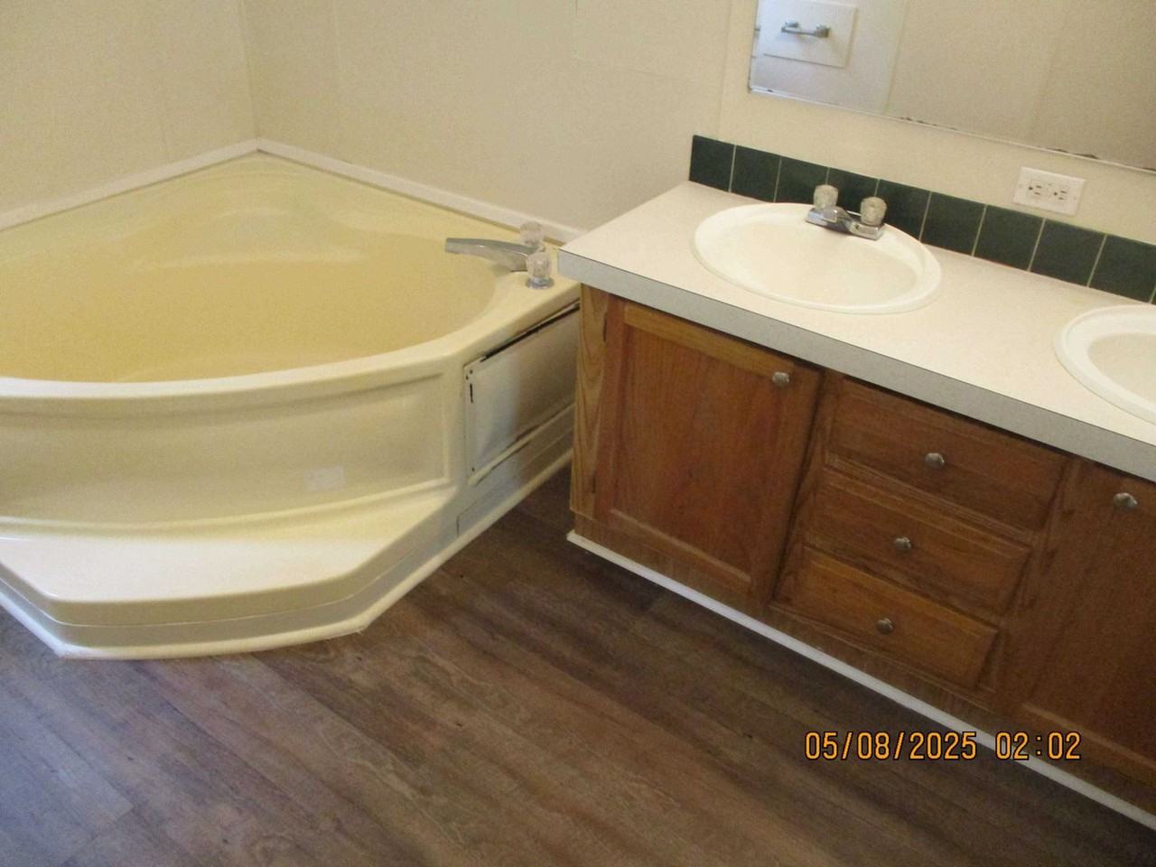908 Westview Dr - Photo 5 of 8