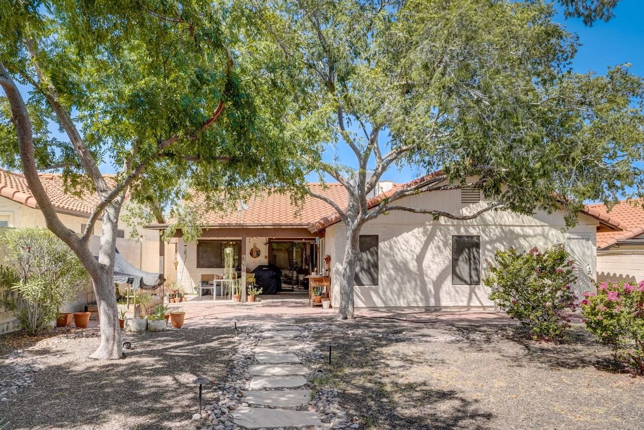 1540 N El Camino Dr - Photo 2 of 21
