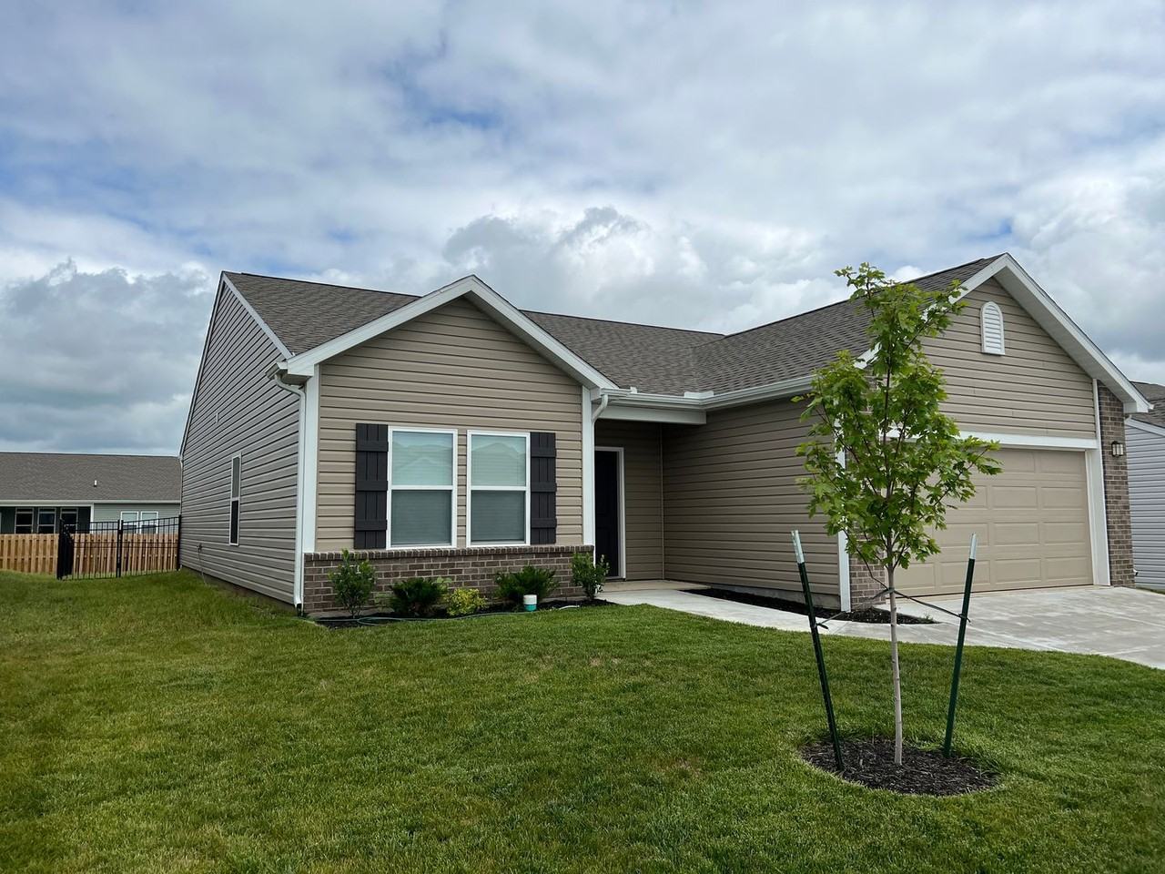 1157 Groom Ln - Photo 2 of 22