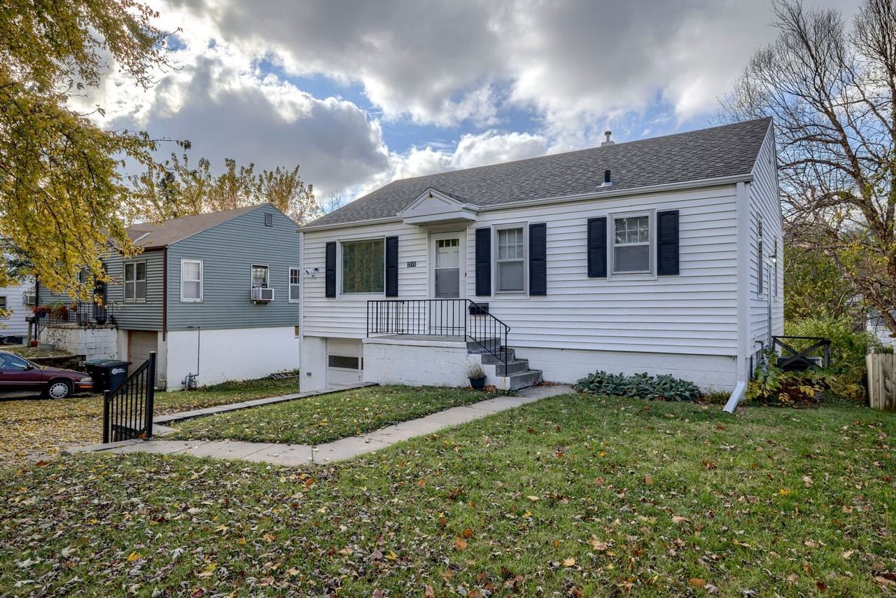 2316 N 65th Ave - Photo 2 of 23