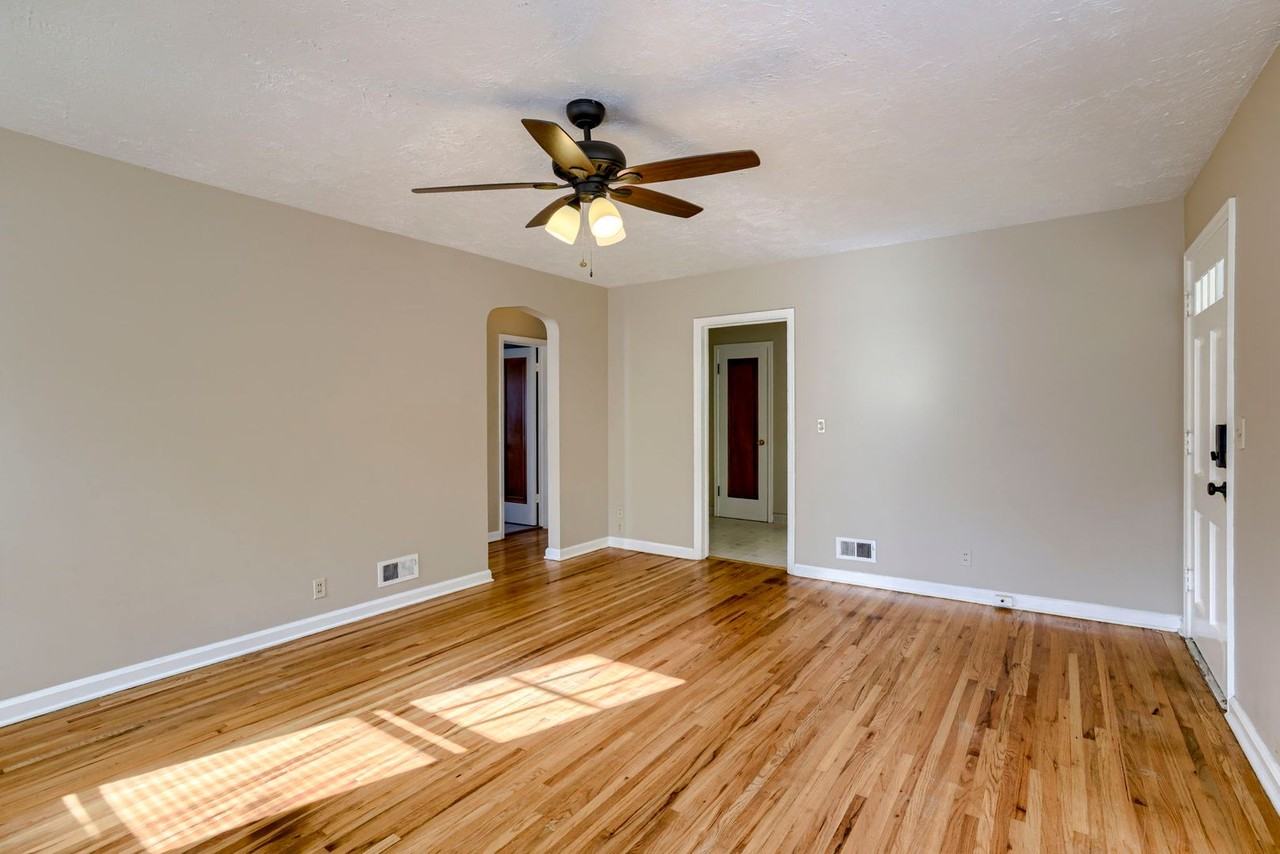 2316 N 65th Ave - Photo 4 of 23