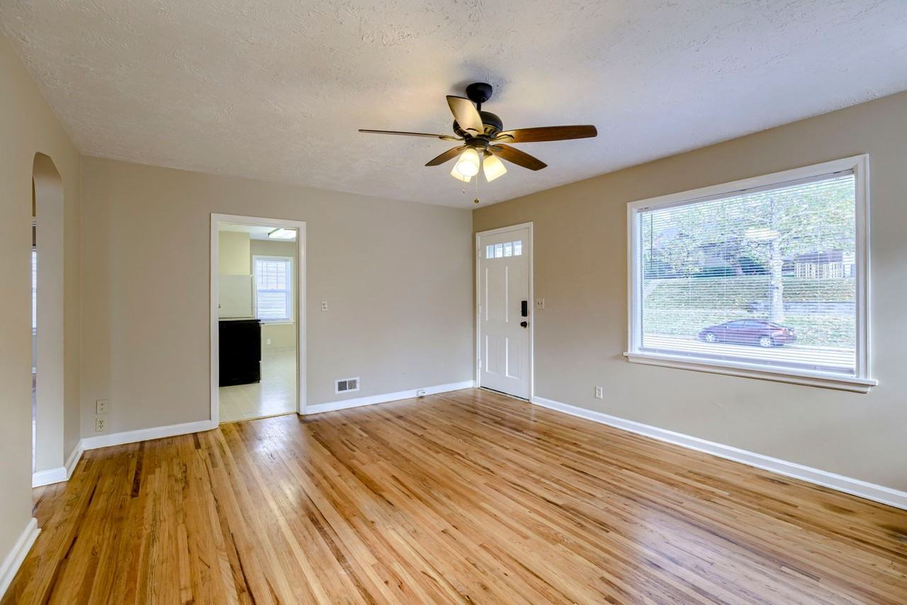 2316 N 65th Ave - Photo 6 of 23