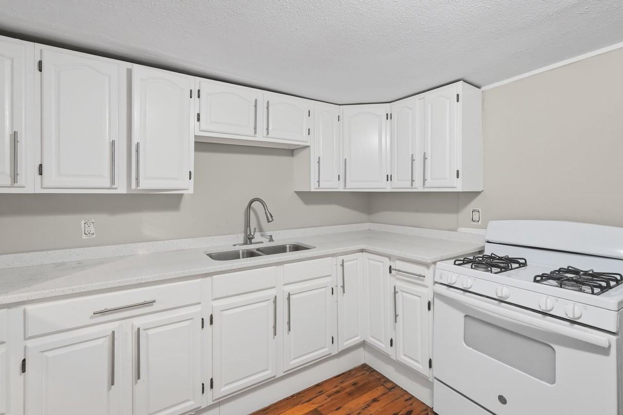 115 Chester St - Photo 3 of 13