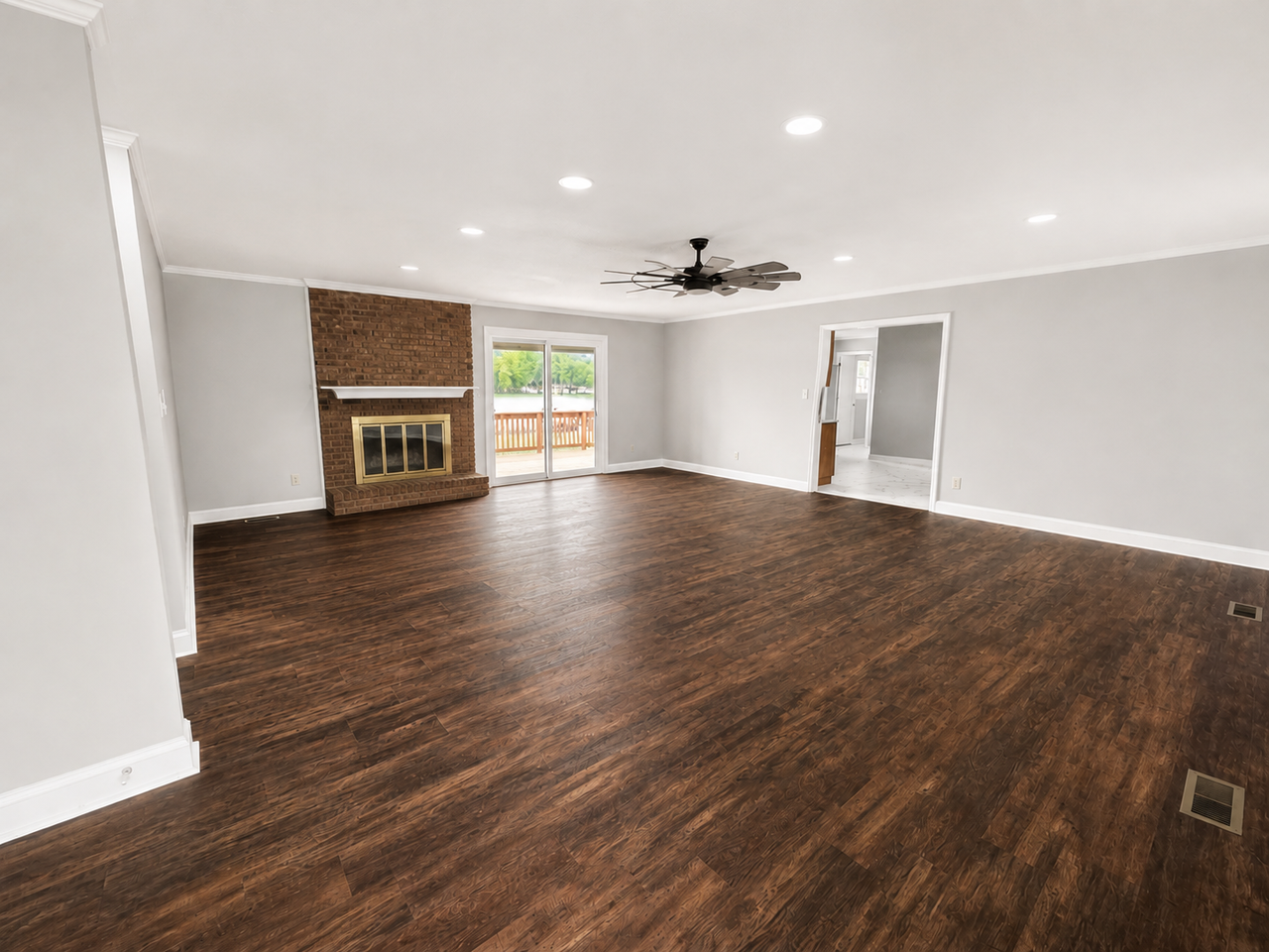 101 Bayview Cir #1 - Photo 3 of 50