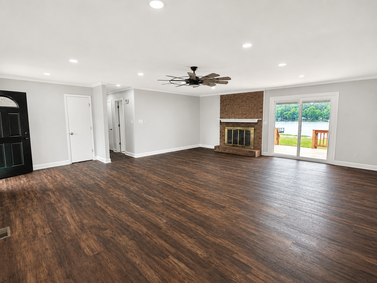 101 Bayview Cir #1 - Photo 5 of 50