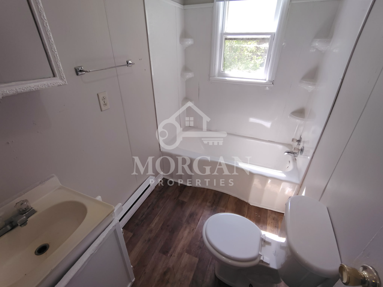 1627 W 6th St #1 - Photo 4 of 7
