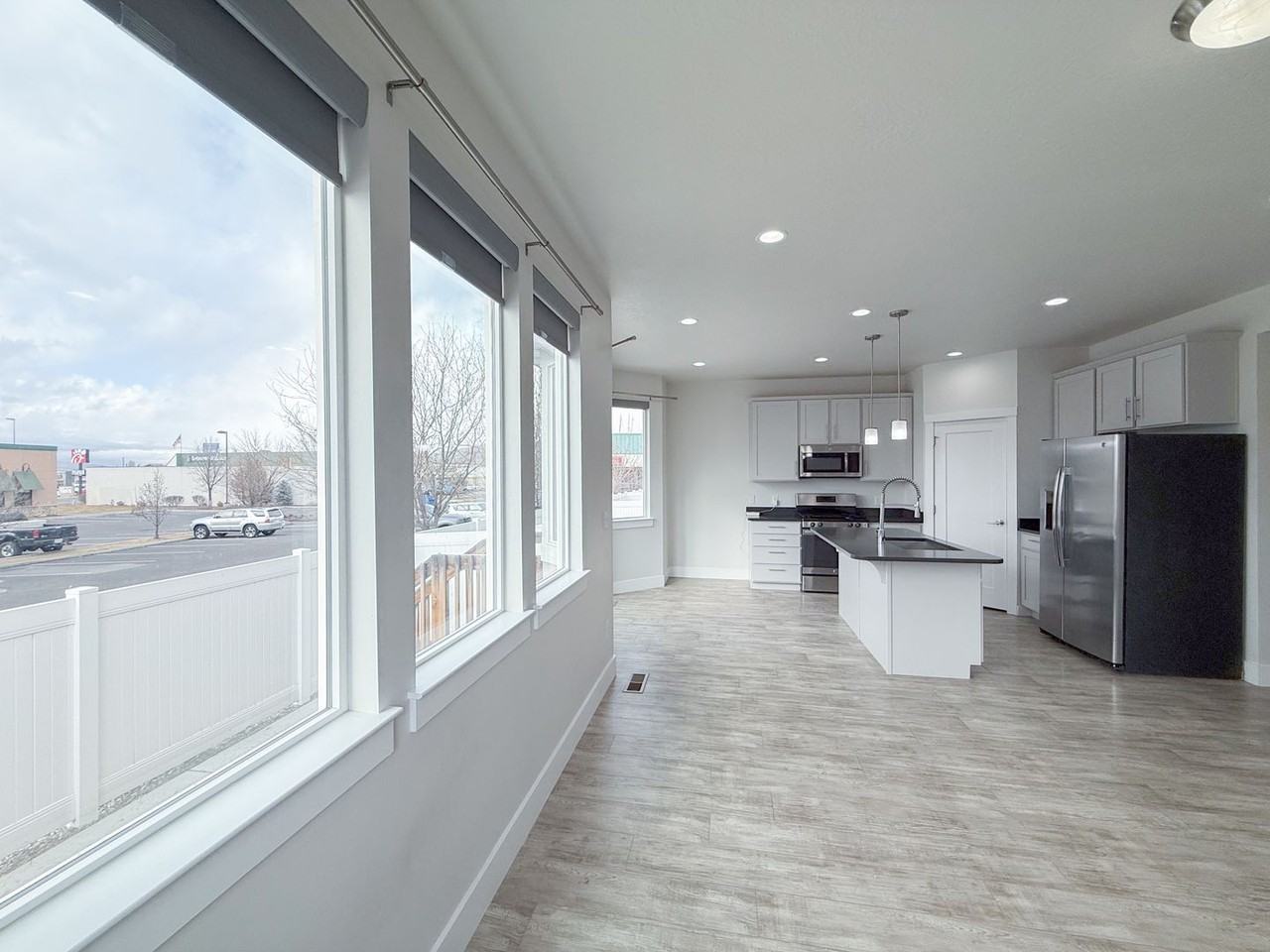 506 W Green Spring Way - Photo 4 of 17