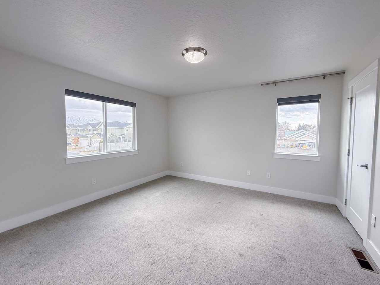 506 W Green Spring Way - Photo 7 of 17