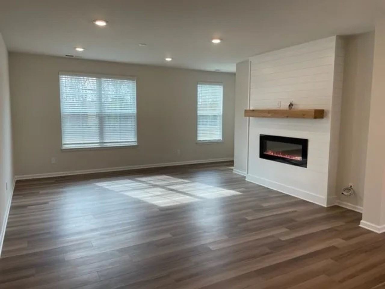 11059 Lawyers Rd - Photo 2 of 7