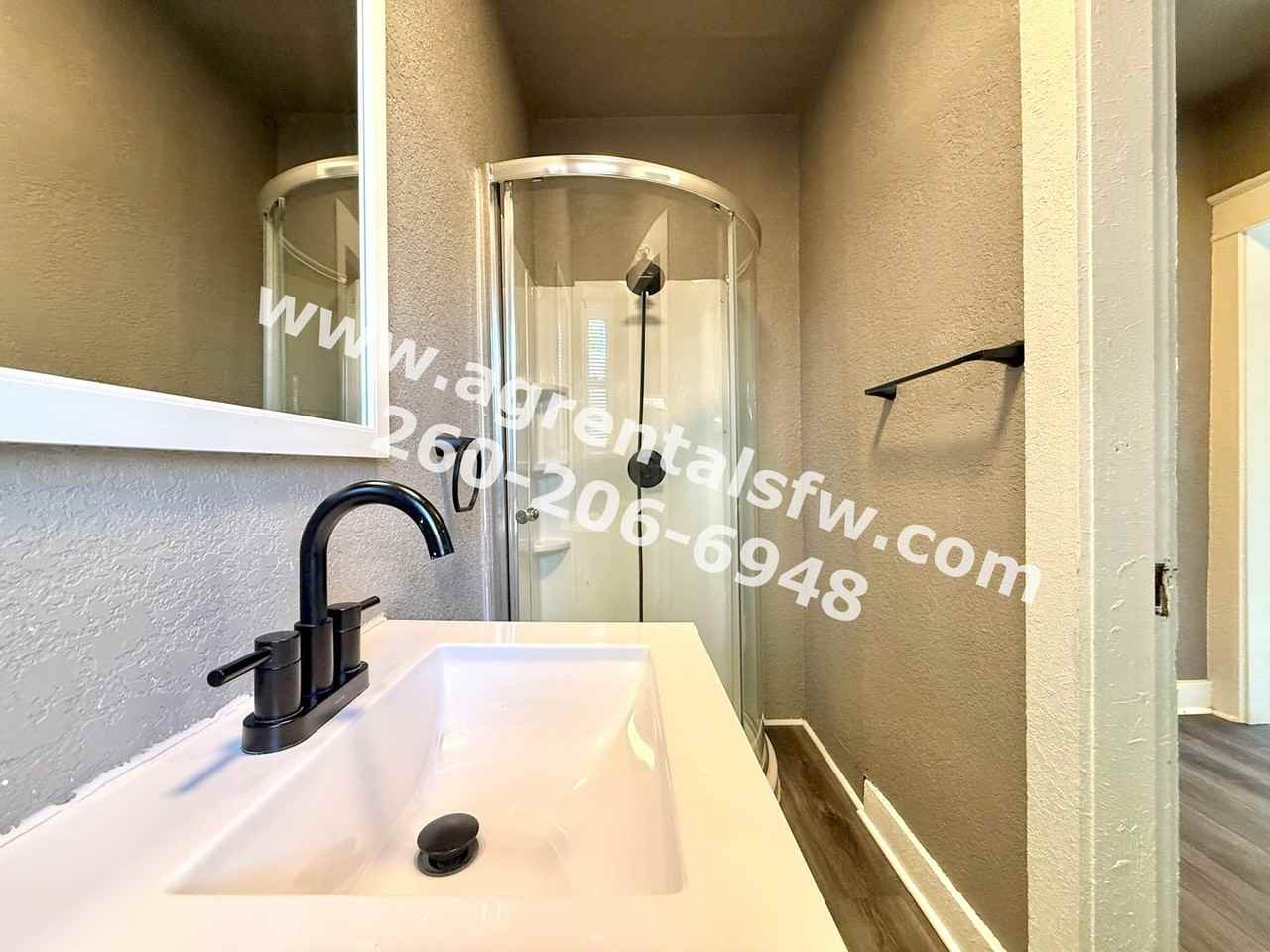 1512 Taylor St - Photo 5 of 10