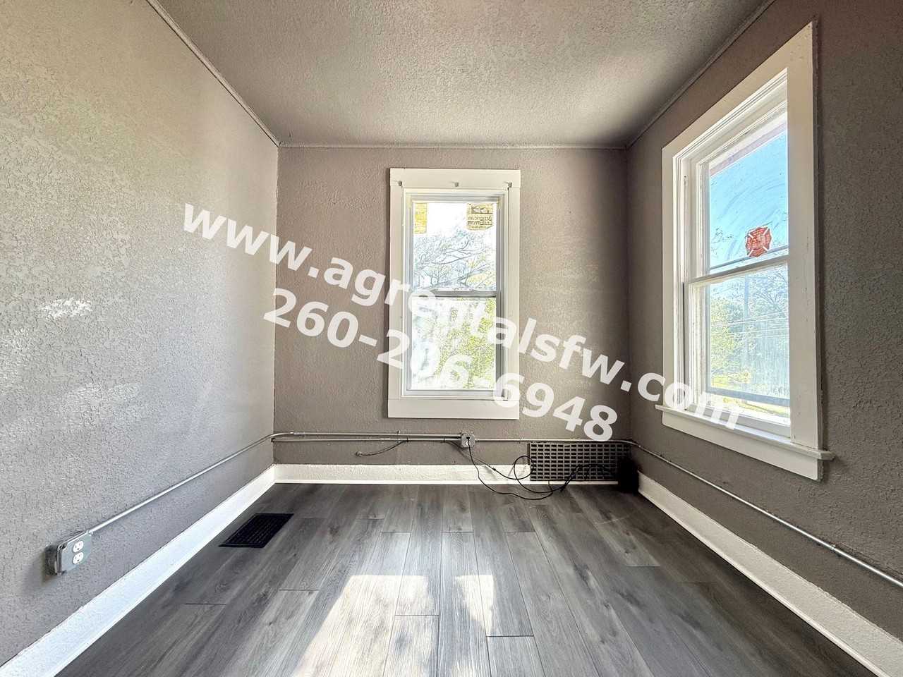 1512 Taylor St - Photo 7 of 10