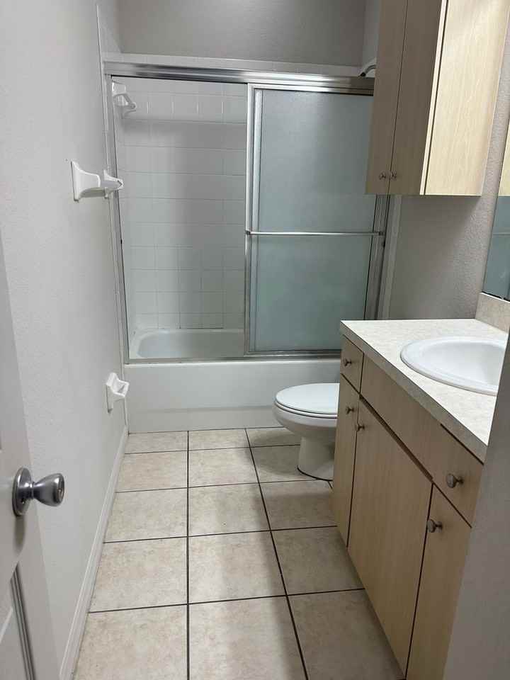 3619 W Reynolds St #1 - Photo 6 of 13