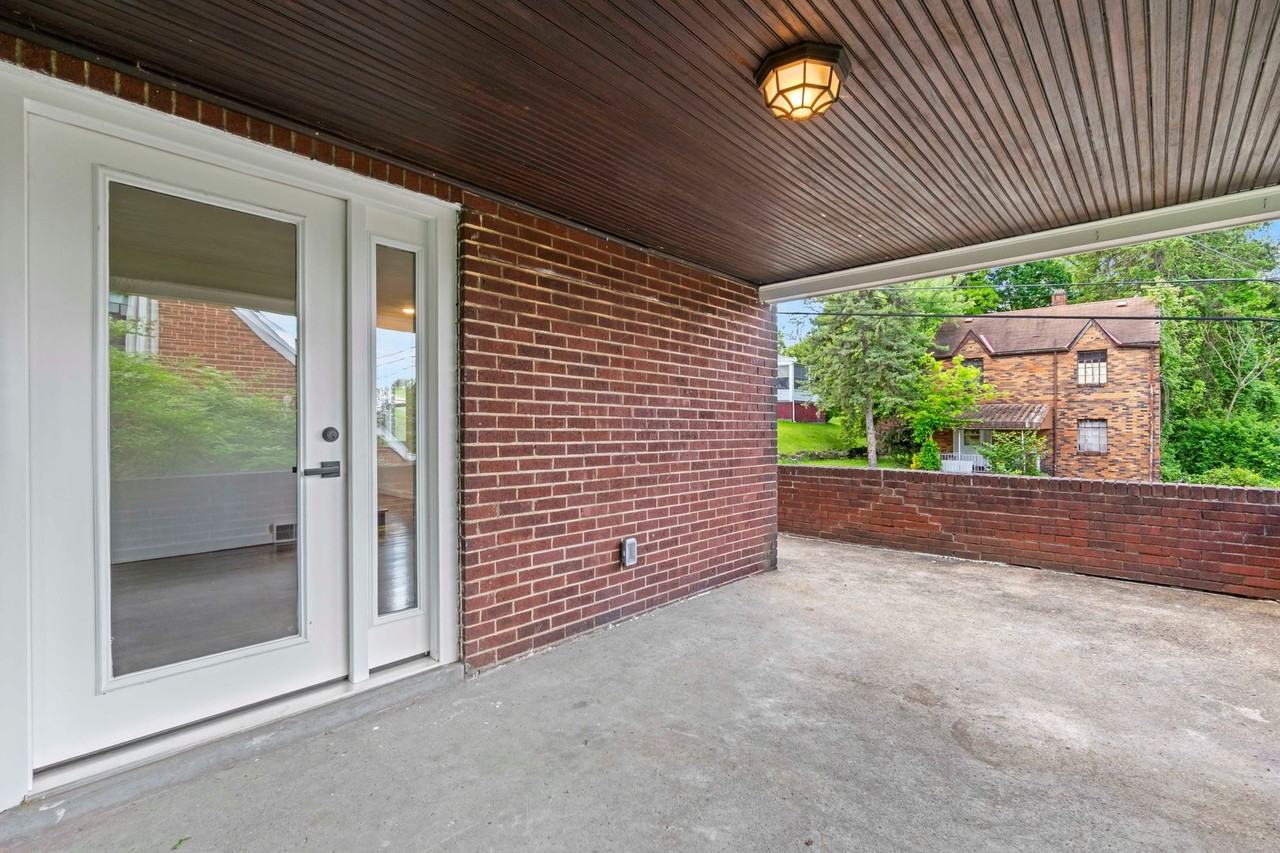 937 Craig St - Photo 2 of 29